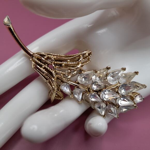 Vintage Coro Clear Rhinestone Floral Brooch, Gold Tone, 3 1/4 Inches - Picture 3 of 12